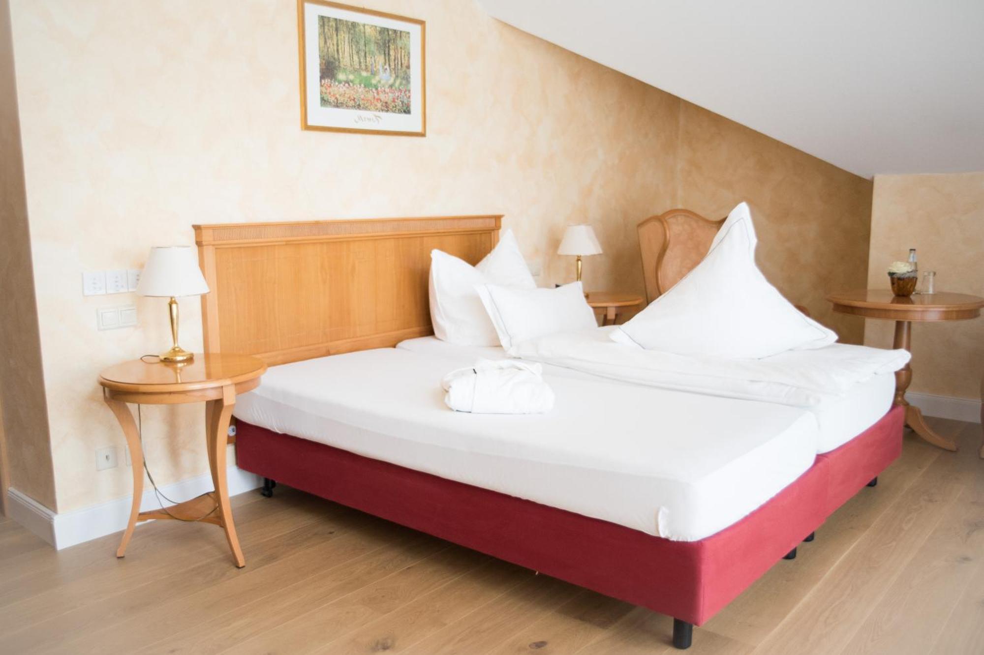 Hotel Tannenhof Bad Wünnenberg Esterno foto
