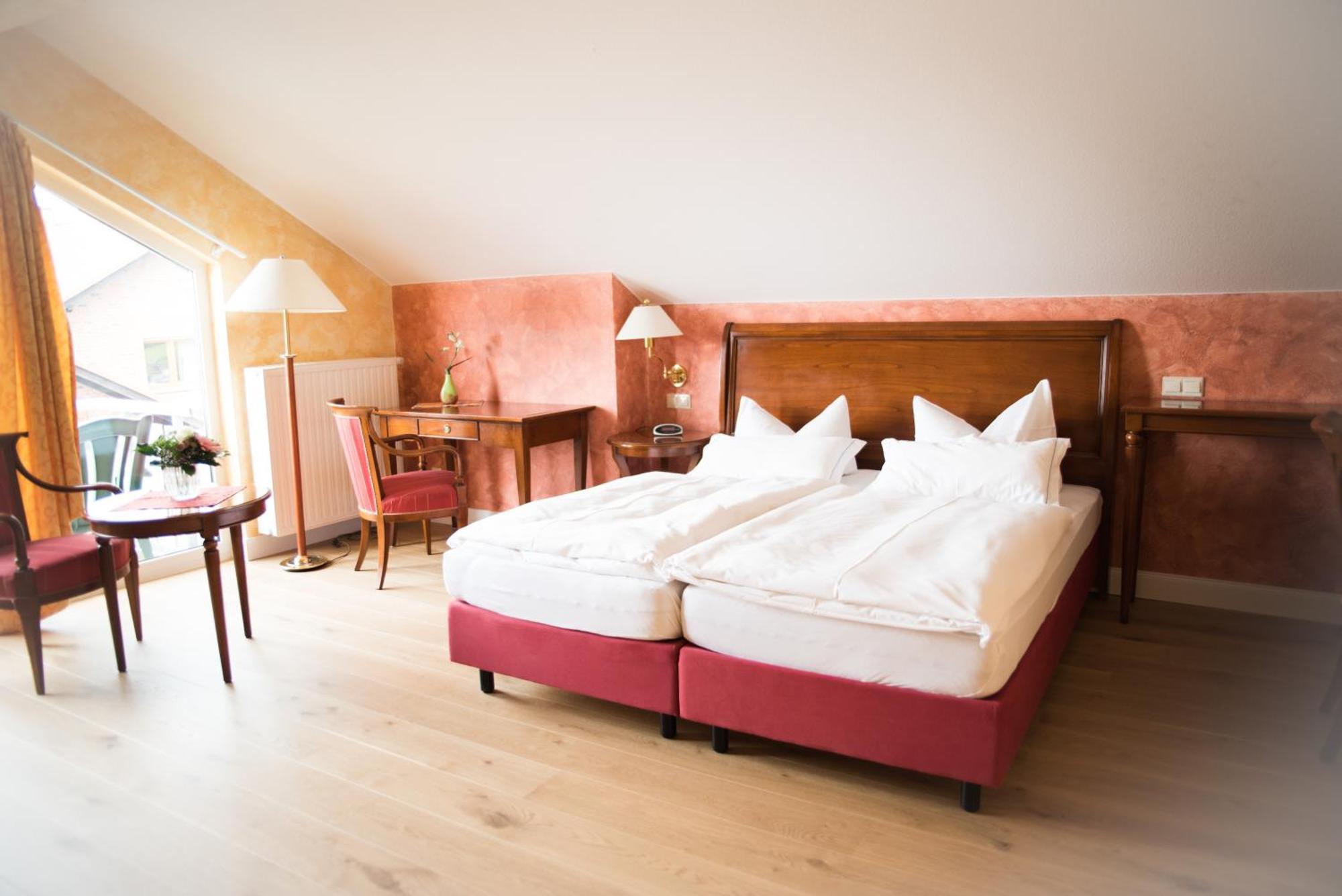 Hotel Tannenhof Bad Wünnenberg Esterno foto