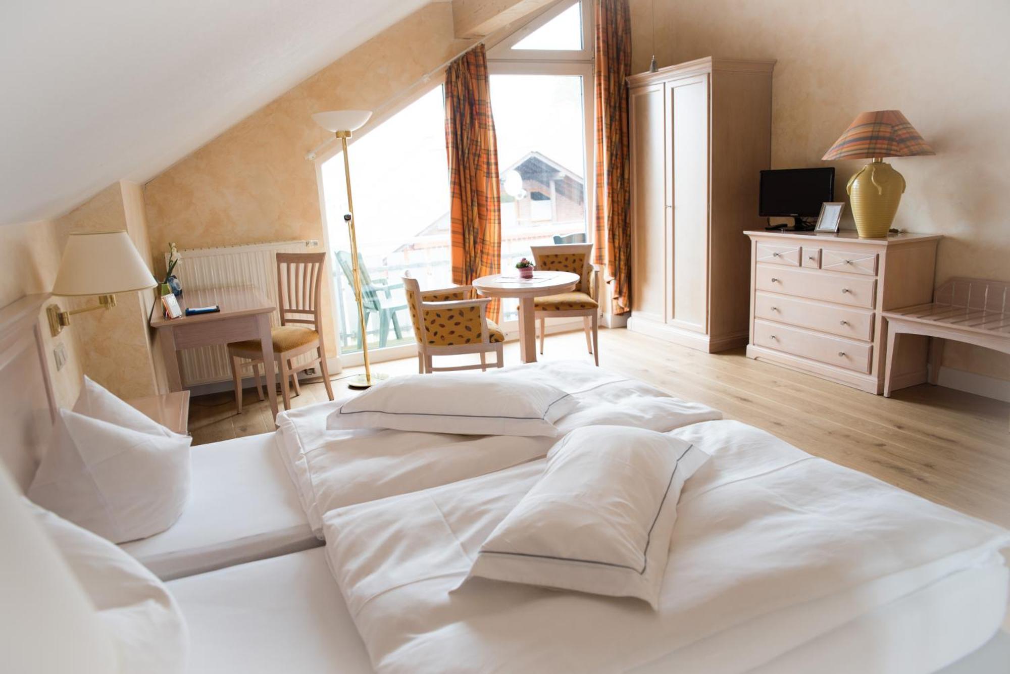 Hotel Tannenhof Bad Wünnenberg Esterno foto