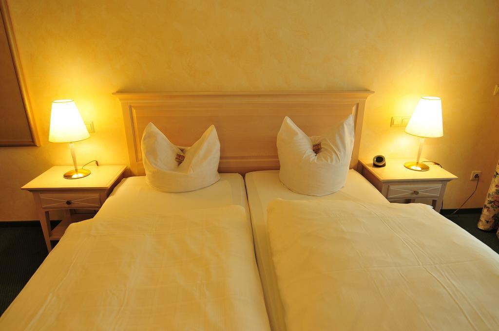 Hotel Tannenhof Bad Wünnenberg Esterno foto